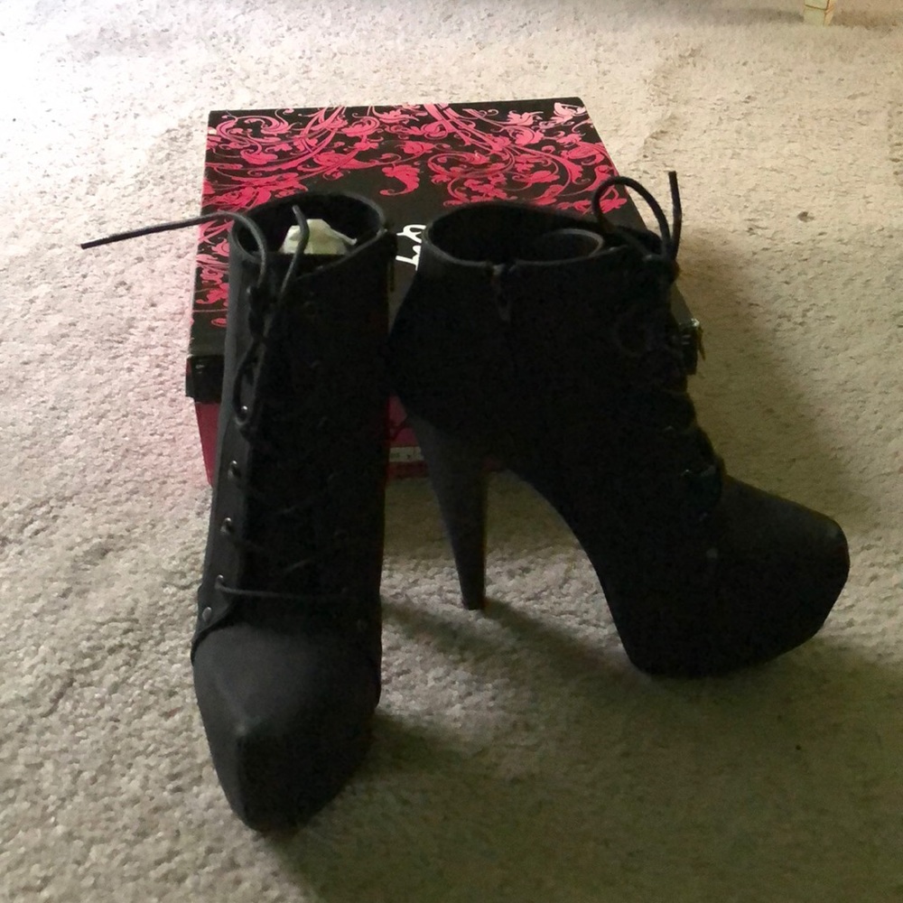 Black matte booties